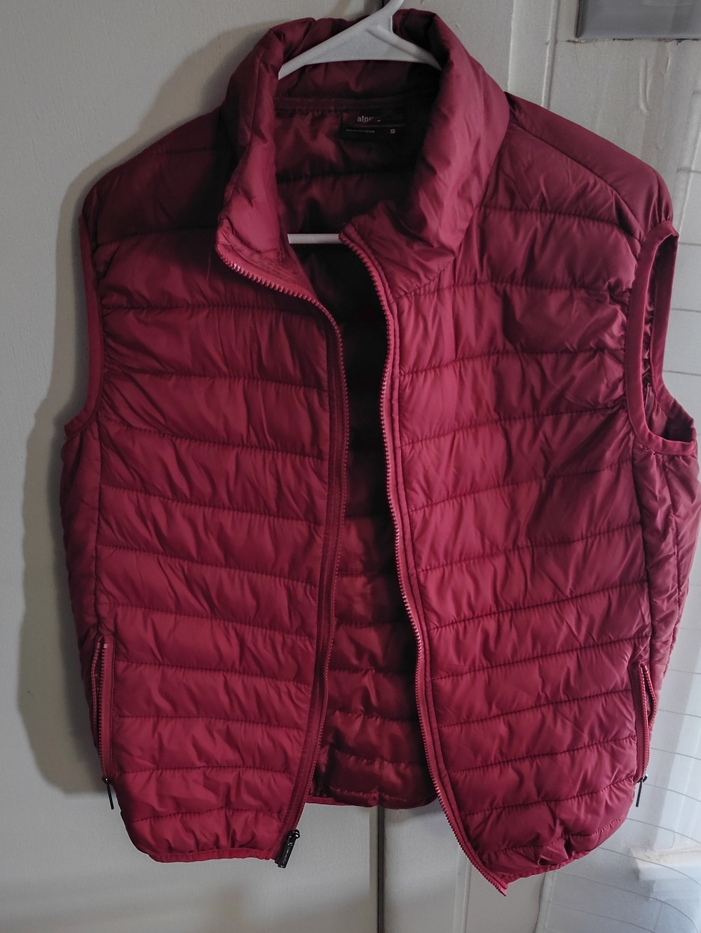 Alpine Swiss Quilted Puffer Vest in Berry Red